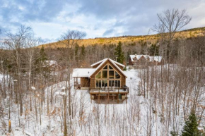 Expansive Chalet, Hottub, Mtn Views, 3-mins Sunday River, Sleeps 16